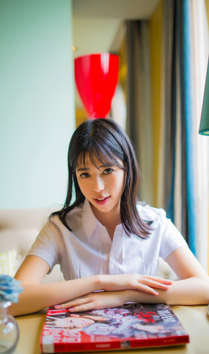 脱裤子打美女屁屁网站