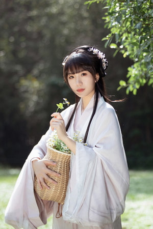 破产姐妹第一季剧情简介