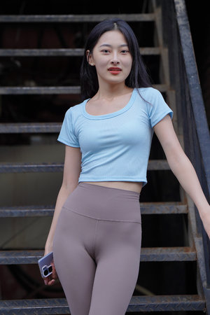 爆乳嫩模在线观看AV蜜