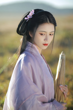 日本丰满岳乱妇的创作背景