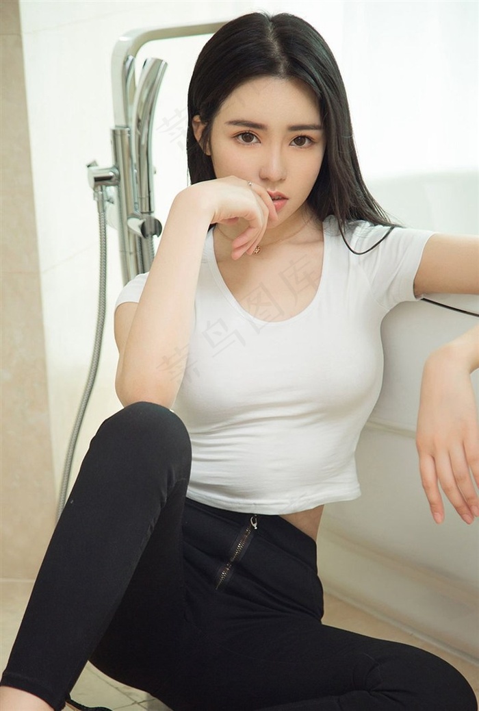 亚洲AVAV在线精品一区二区